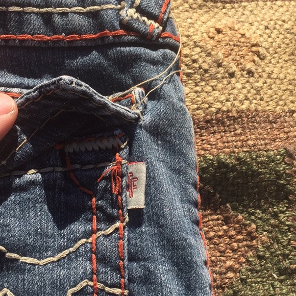 True Religion Blue Jeans W32”XL33” - Picture 7 of 8